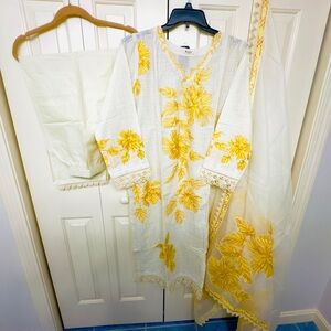 Sale‼️SANA SAFINAZ Yellow Salwaar Kameez with floral Dupatta in size 24”
